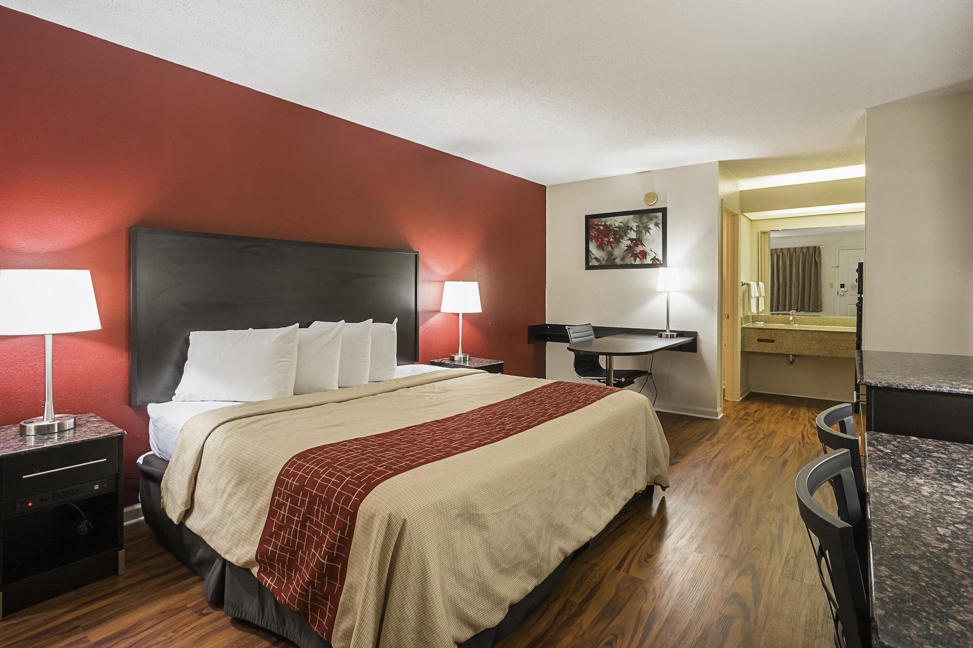 Red Roof Inn & Suites Scottsboro Exterior photo