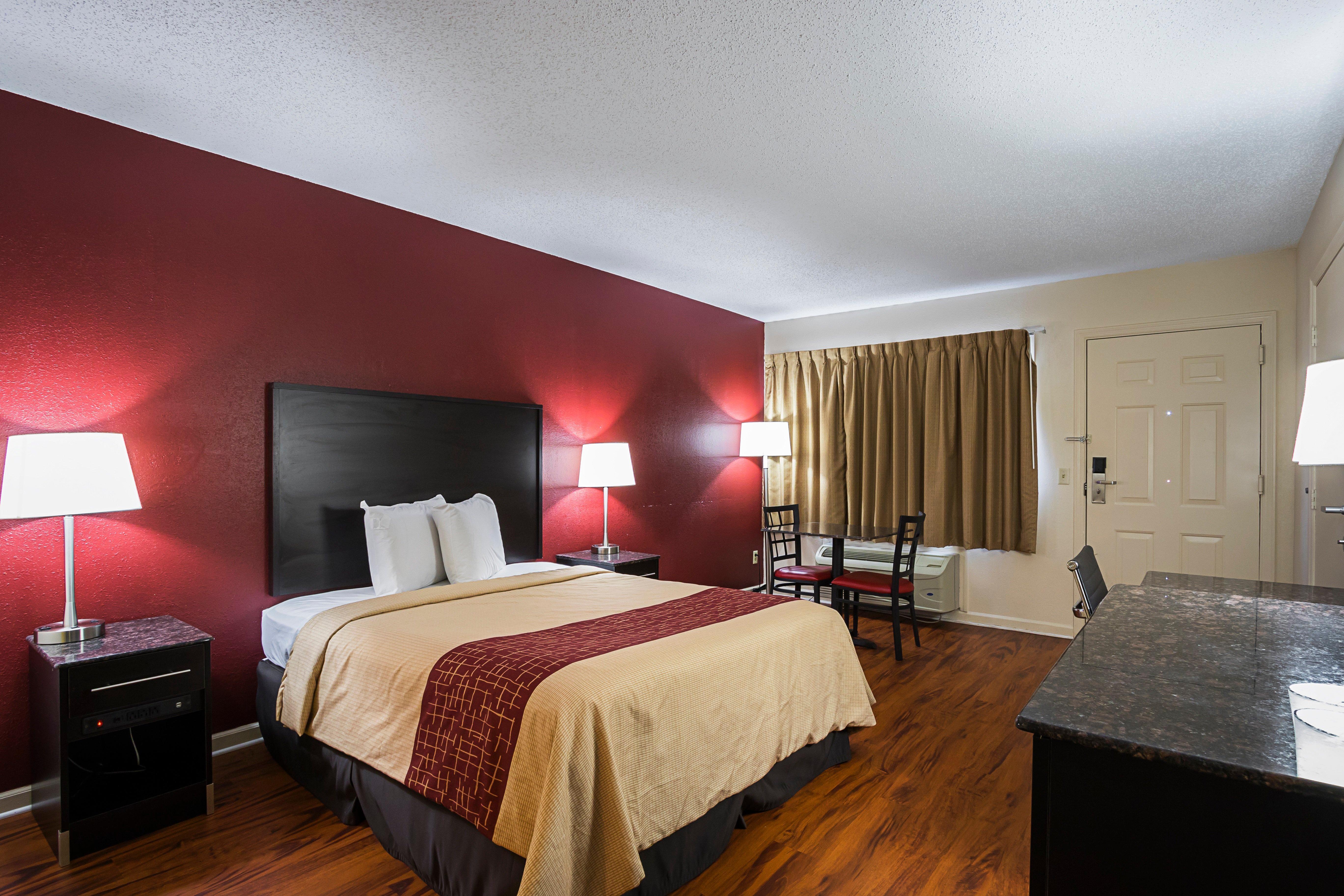 Red Roof Inn & Suites Scottsboro Exterior photo
