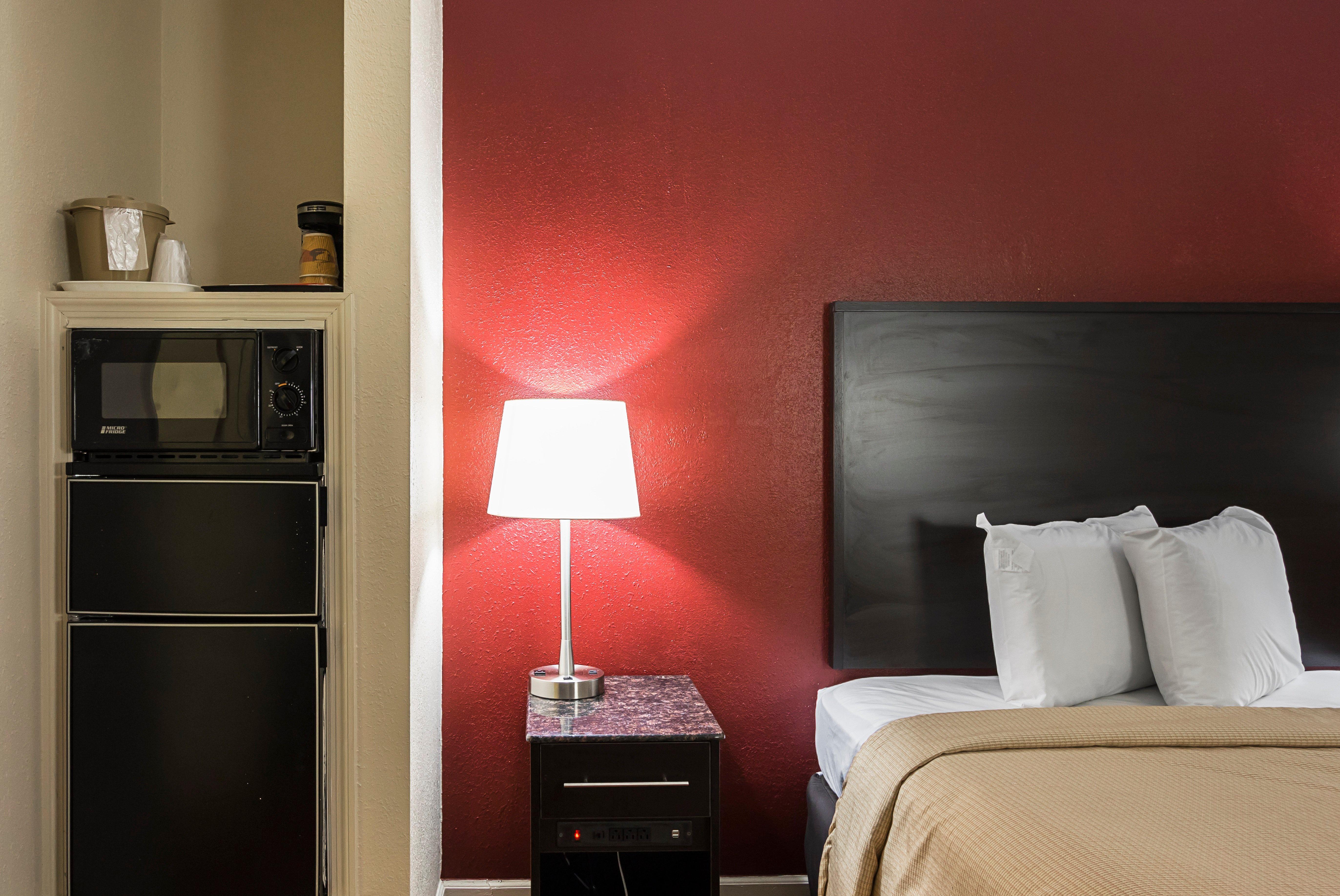 Red Roof Inn & Suites Scottsboro Exterior photo