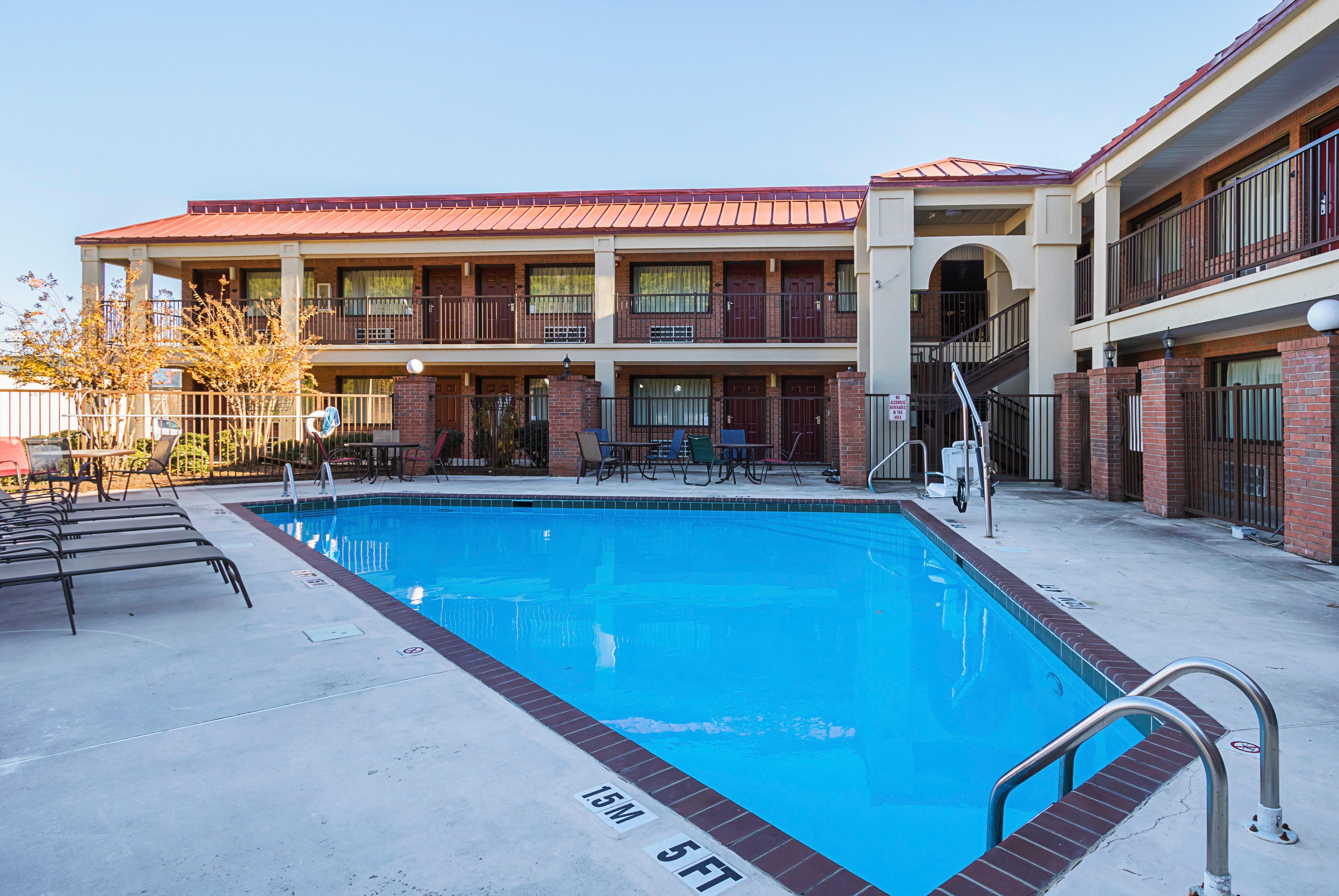 Red Roof Inn & Suites Scottsboro Exterior photo